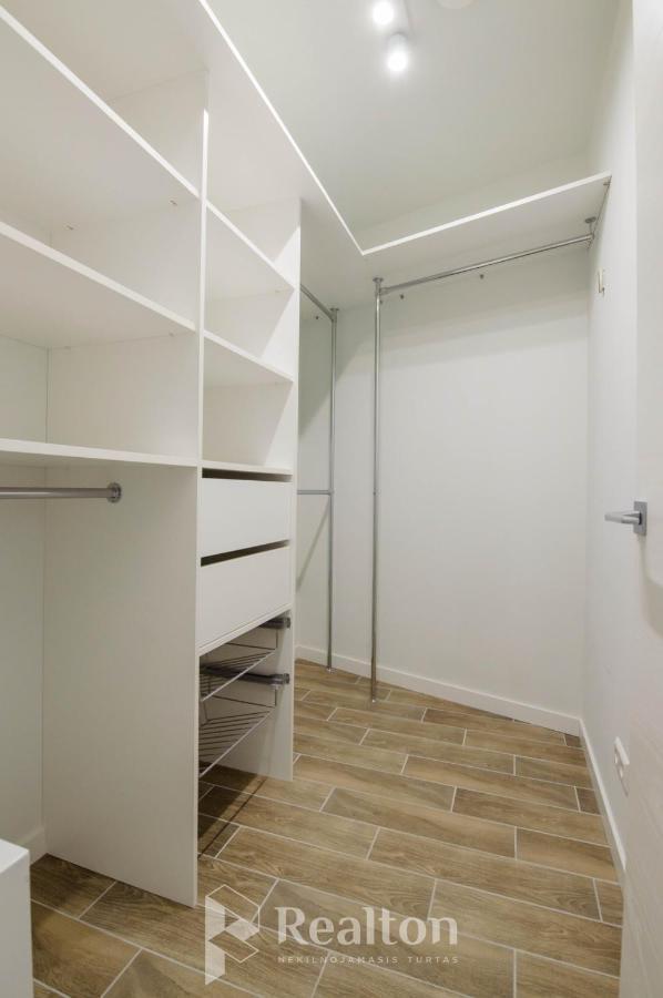 Happy Inn Egle, Self Check-In-24-7, A-C, Parking-In-The-Underground-Garage Vilna Exterior foto